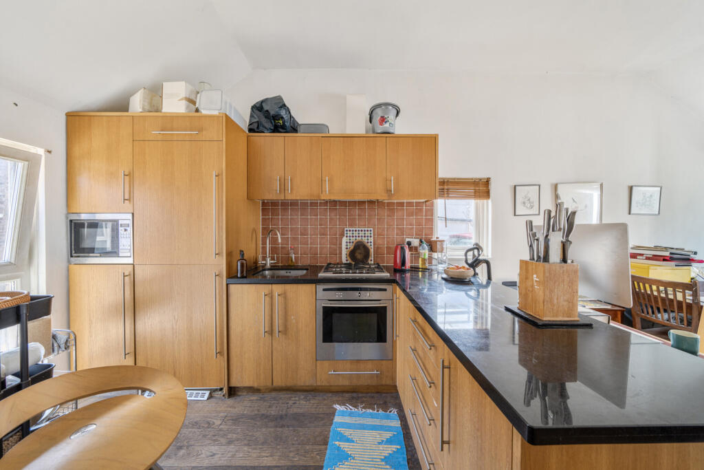 1327809-7-687a247...