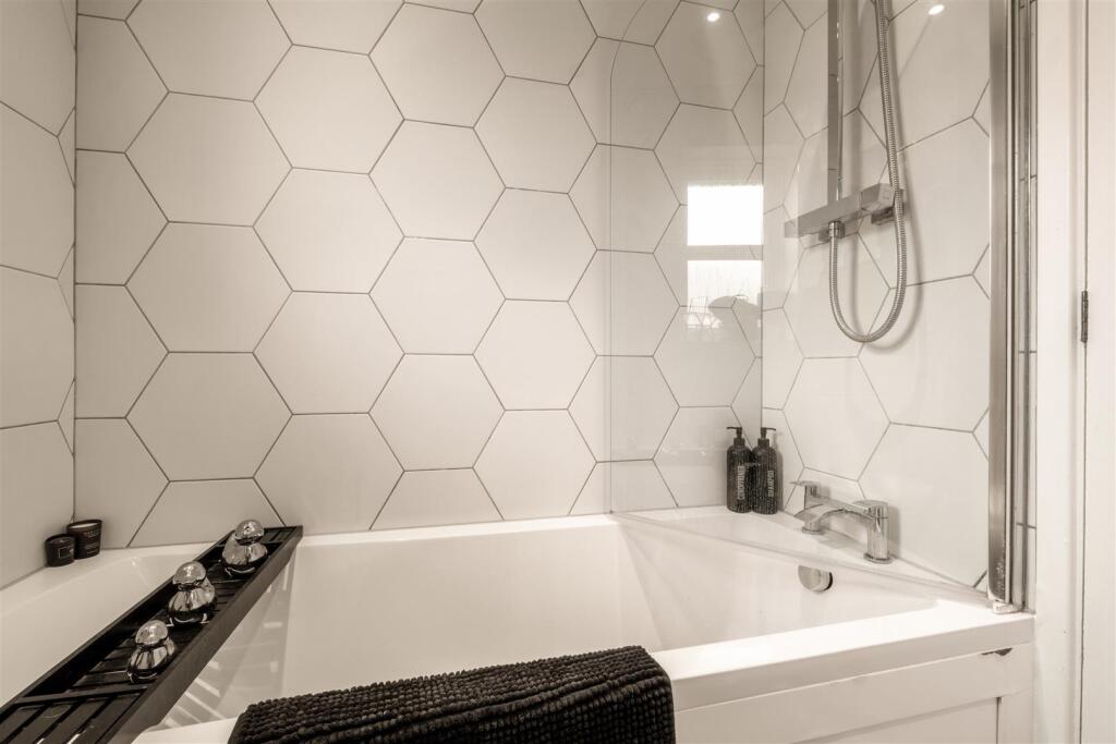 9 Blackthorn Close_15.jpg