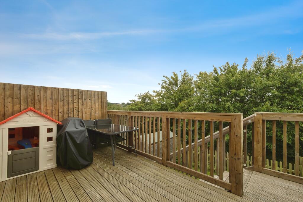 Rear Decking Area