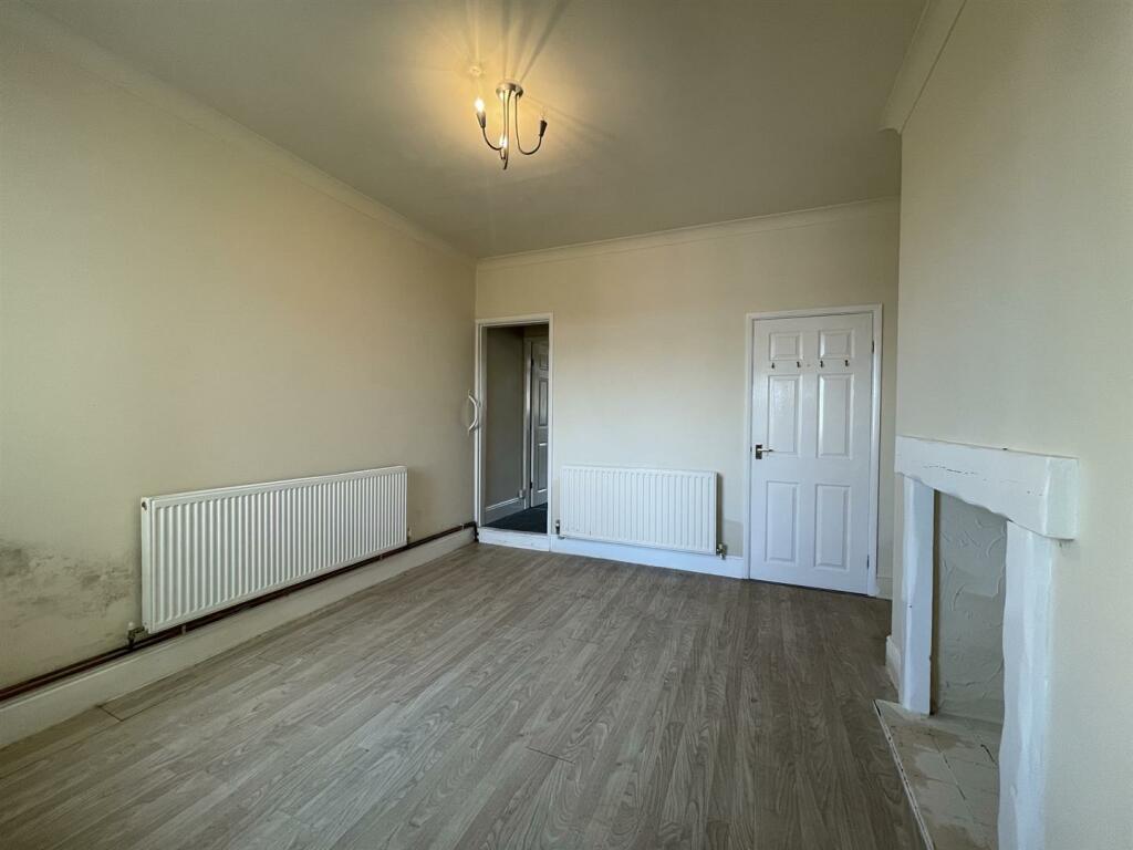 4 Dining Room.JPEG