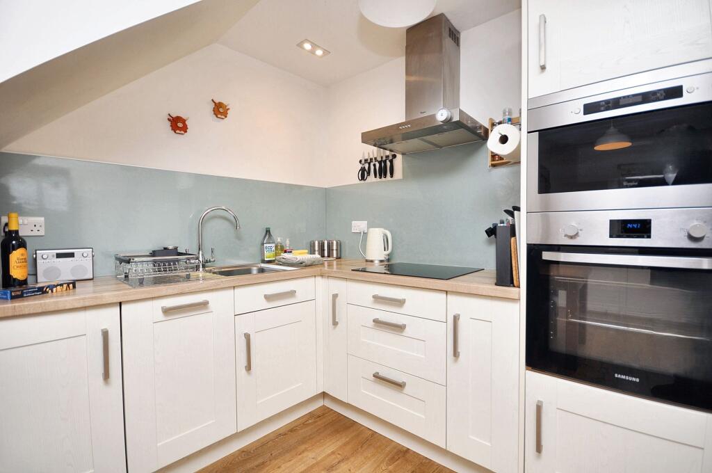 Kitchen/ Dining Area