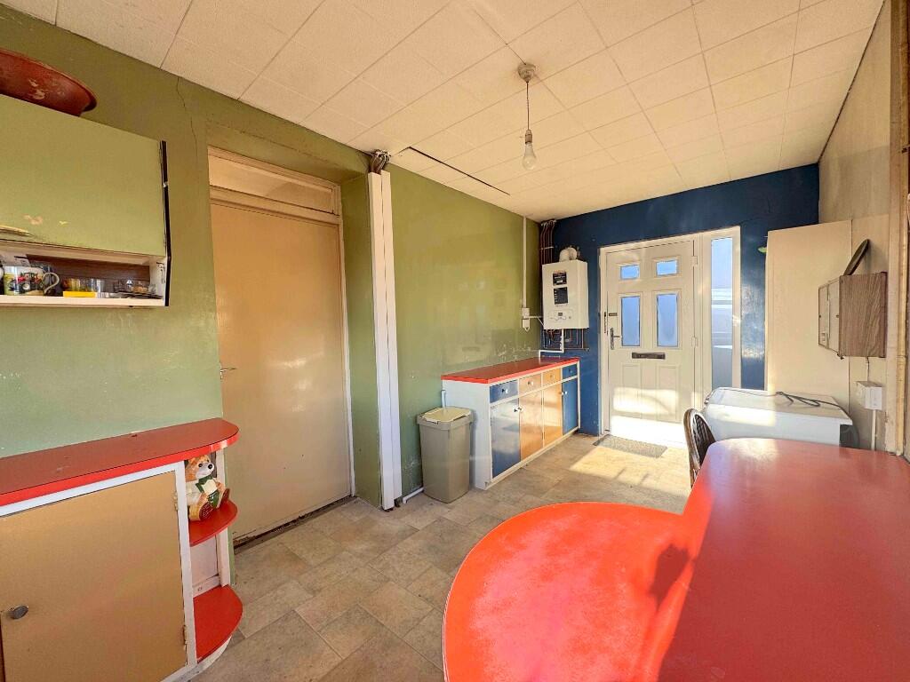 563 New Hey Road, Huddersfield, HD3 3XN