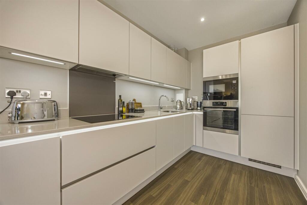 2) Braithwaite House, Troubridge square -004.JPG
