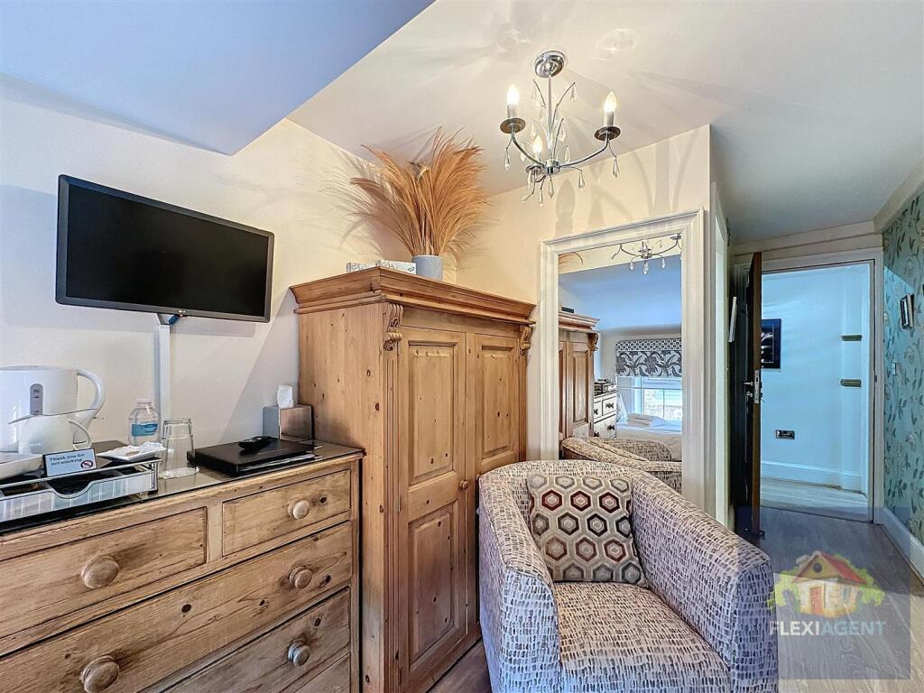 Private Living Lounge