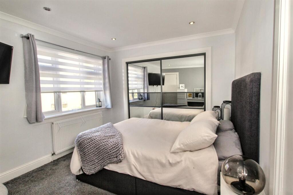 13 - Bedroom One.jpg