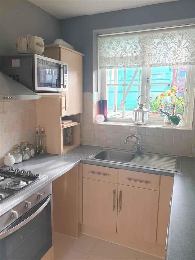 209 kitchen.jpg