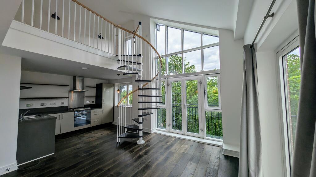 Kitchen/Lounge Areas