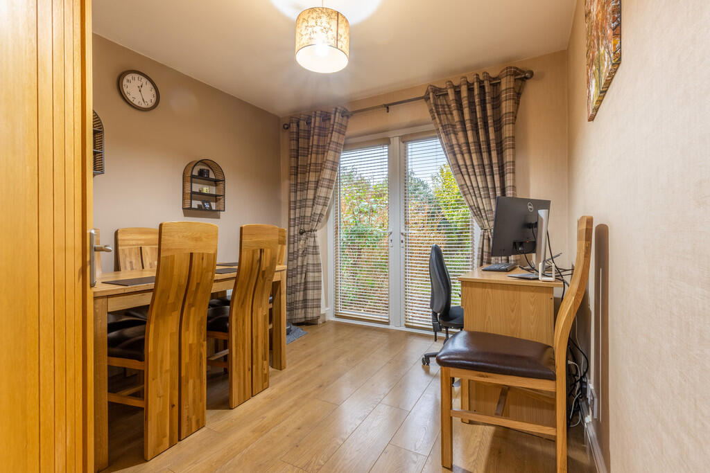 Dining Room / Bed...