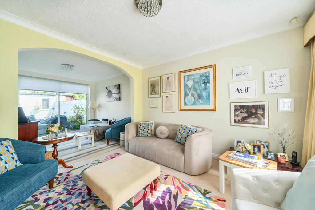 1347988-3-68b97ee...