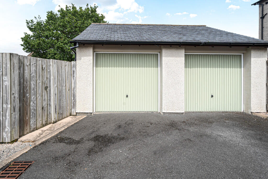 Detached Garage 
