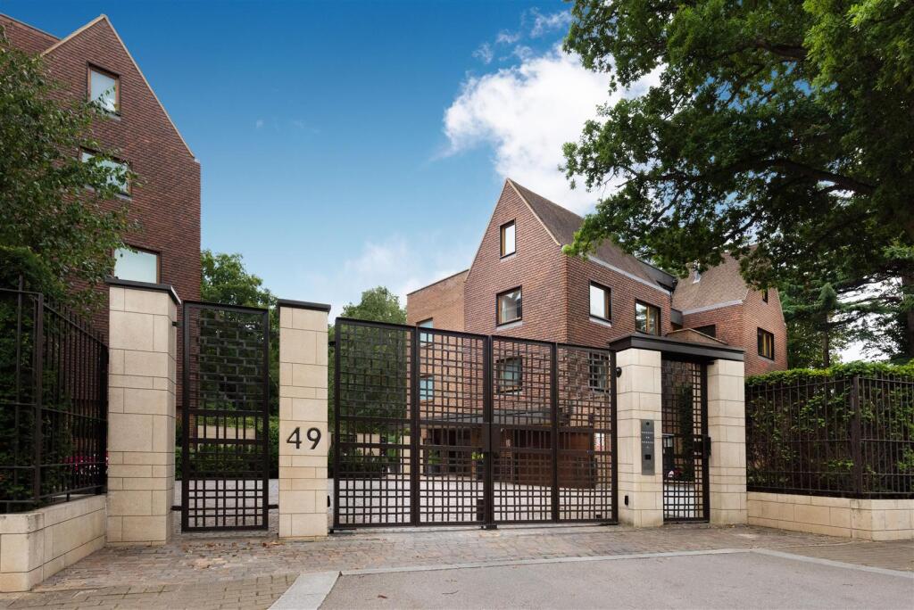 D0124 1 49 the bishops ave approachL.jpg