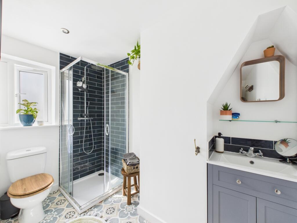 CAM02313G0-PR0087-STILL012