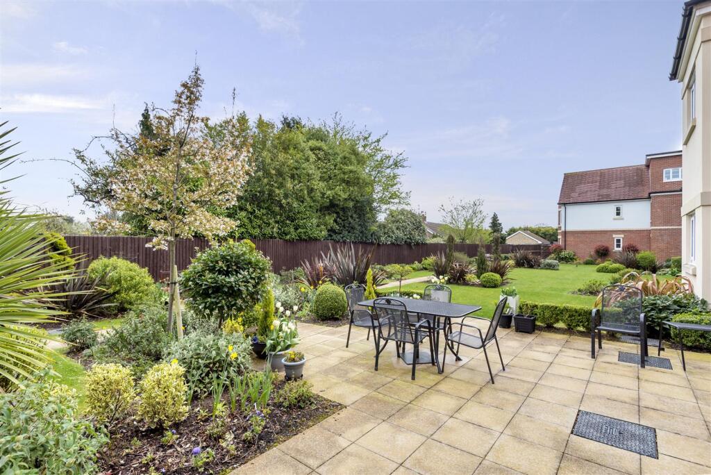 Owners Patio Area - New.jpg