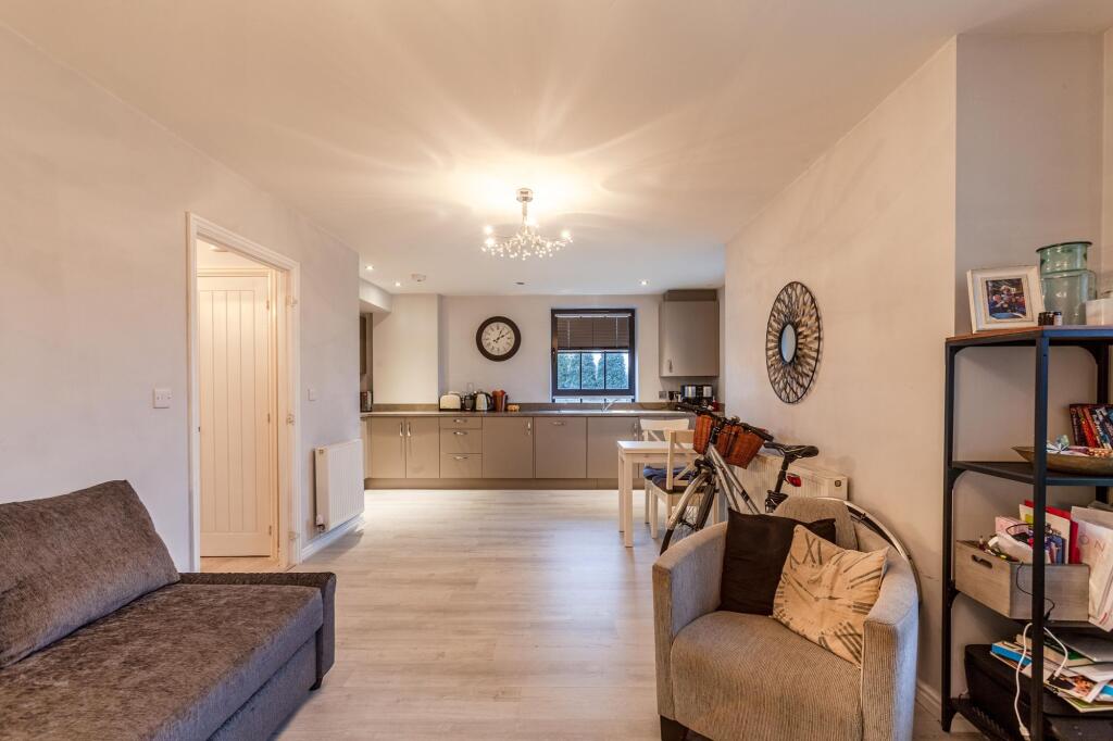 Lounge Kitchen