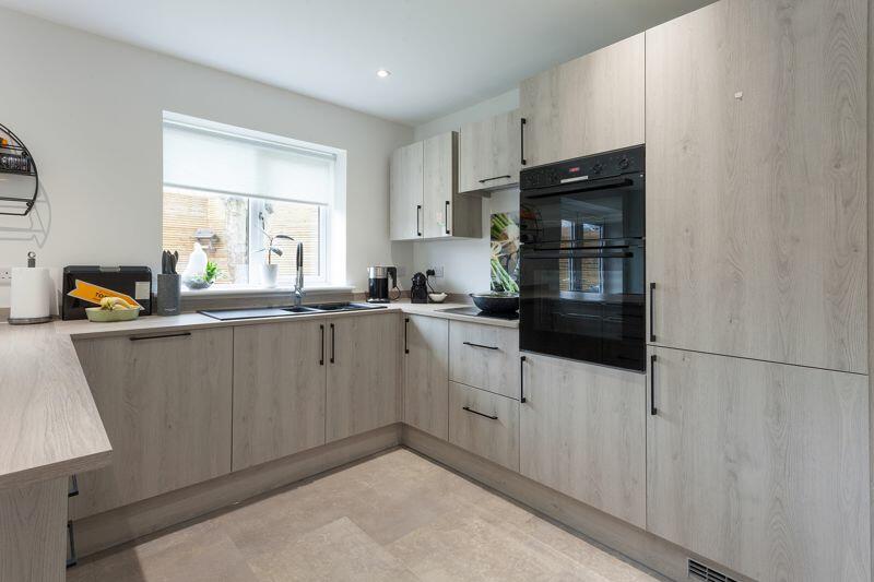 OPEN PLAN DINING KITCHEN C