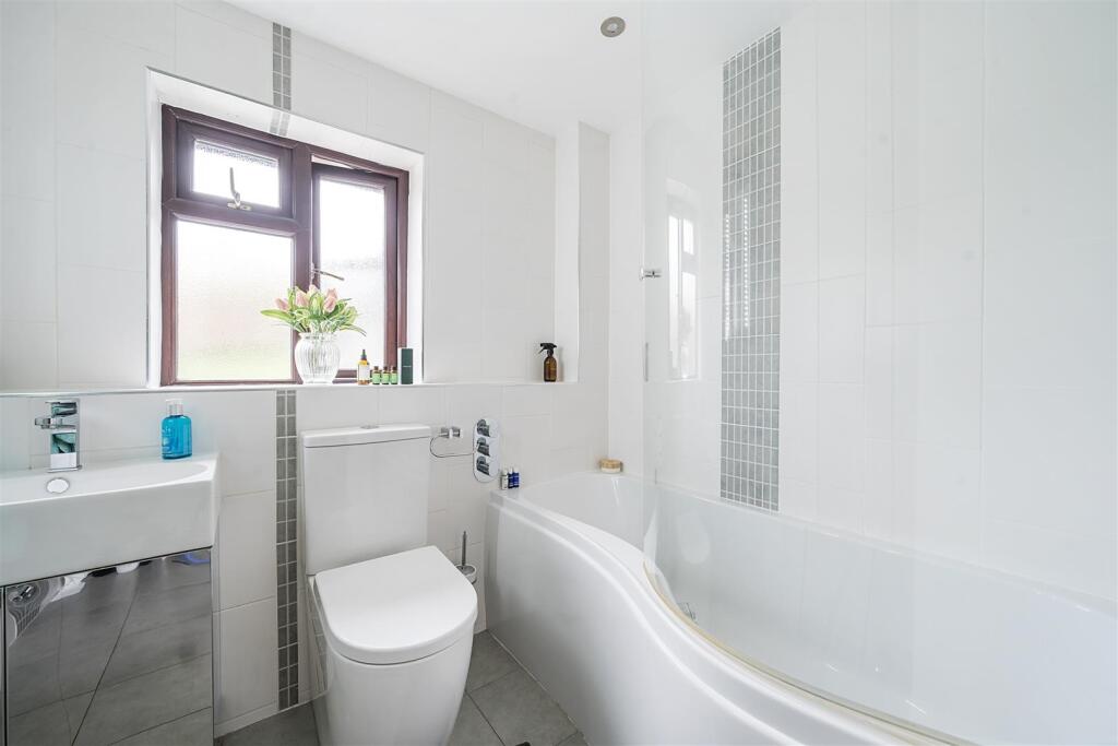 Oaktree Bathroom.jpg