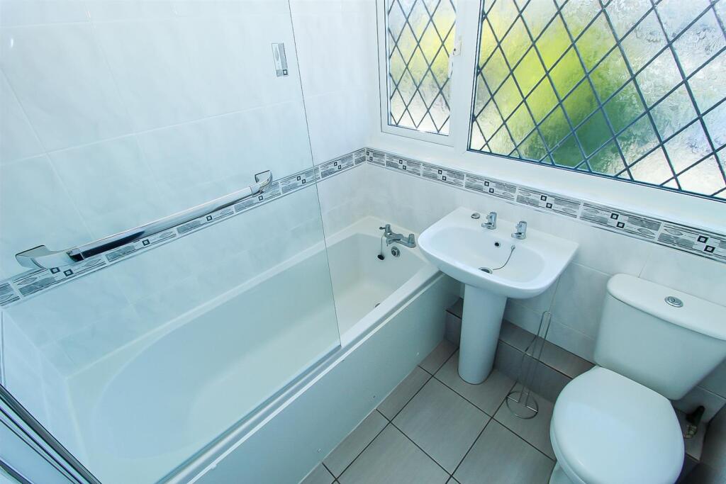BATHROOM/W.C.