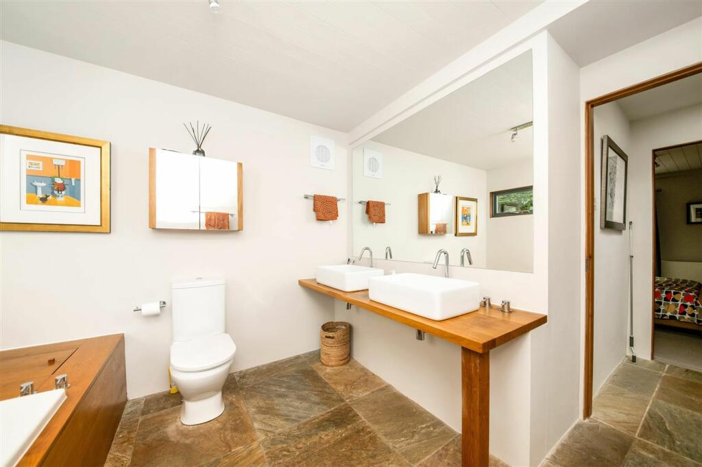 HOUSE BATHROOM