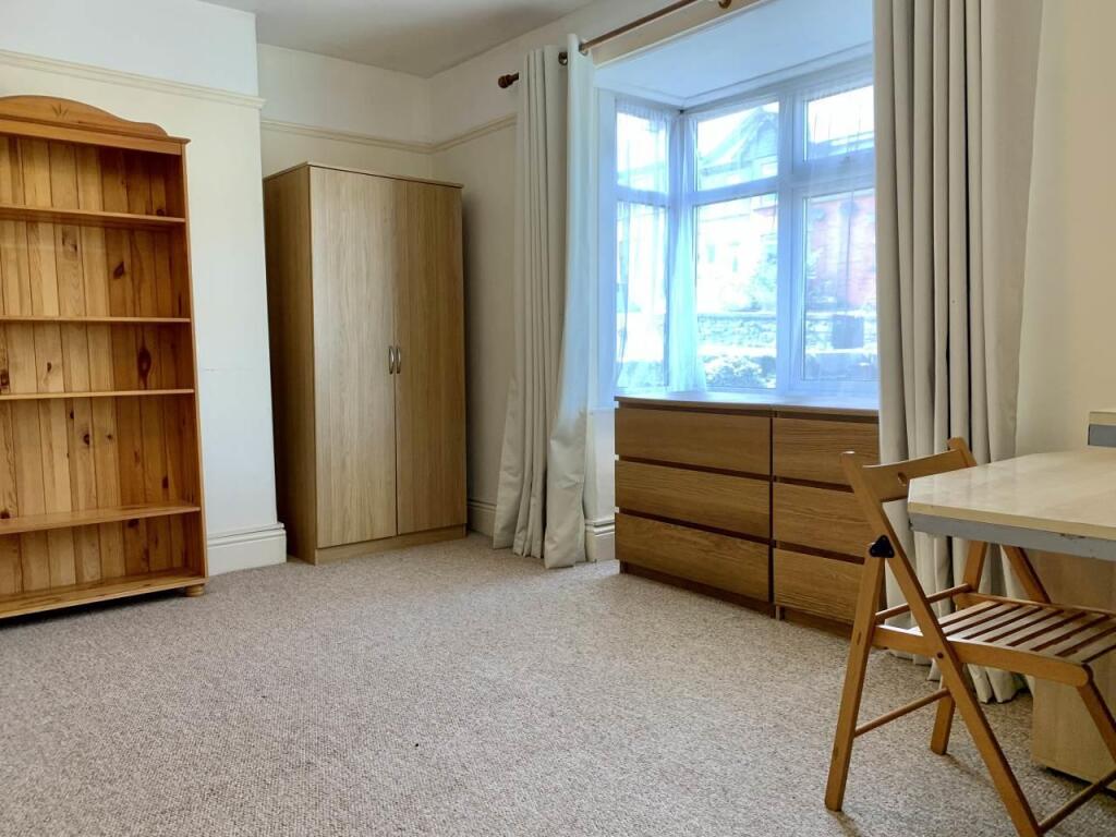 Bedroom 1(2).jpeg