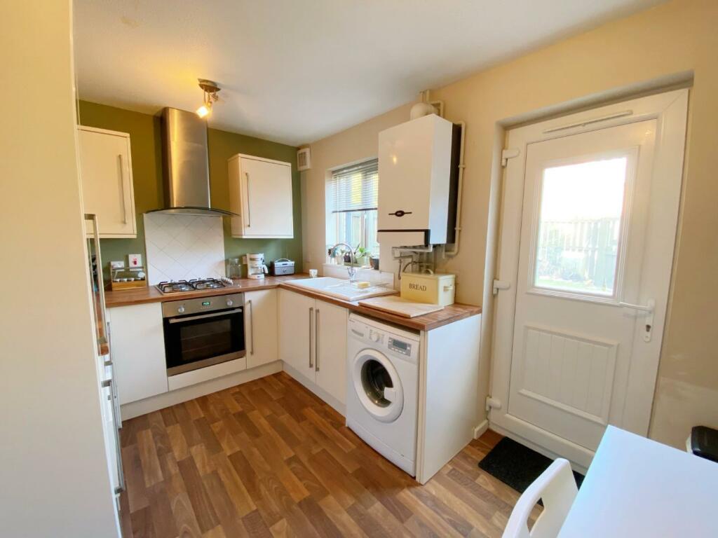 Kitchen 2.jpg