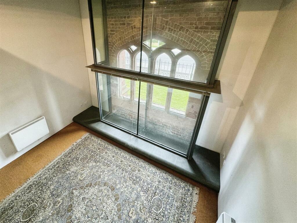 Feature window