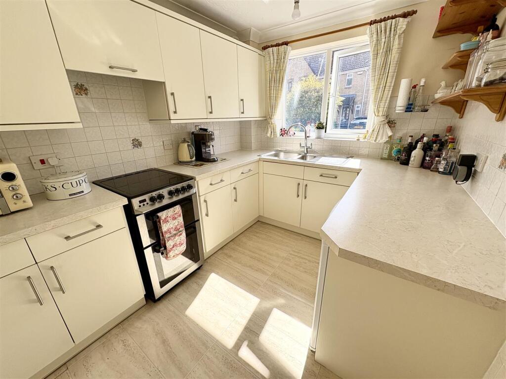 kitchen2.jpg