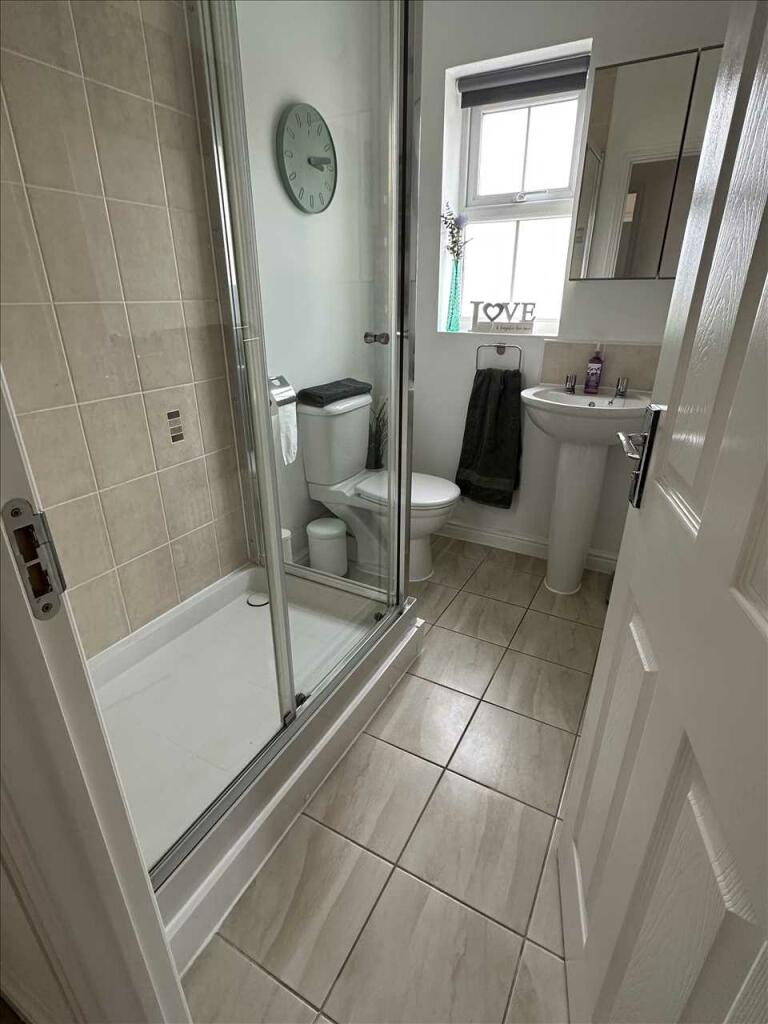 EN SUITE