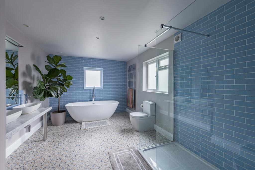 First Floor Bathroom 