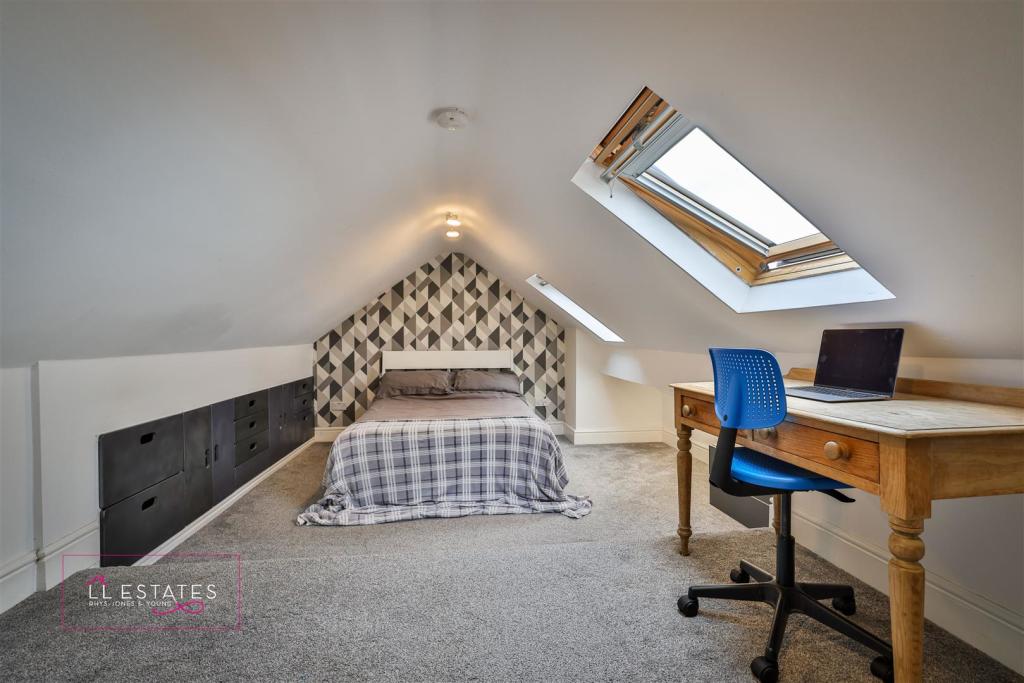 Loft Room.jpg