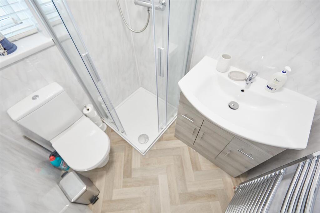 2 Barnesdale Road 18.jpg