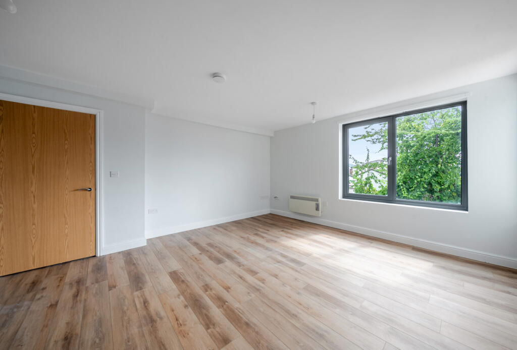 1333802-15-689215...