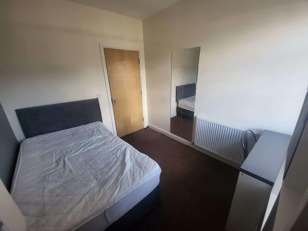 Flat_2_498_Glossop_Road