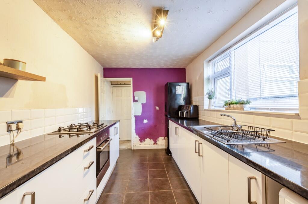 1318652-7-68715561557e3