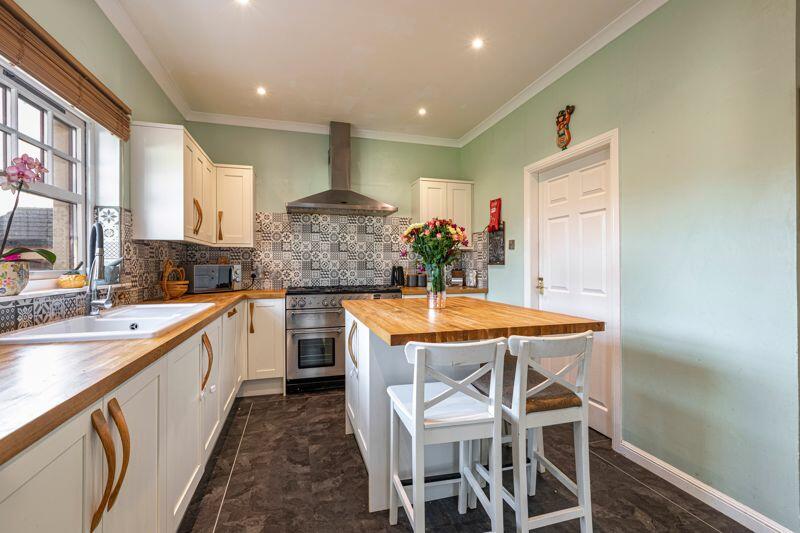 Breakfasting Kitchen
