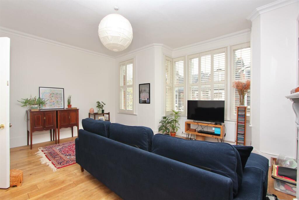 Cleveland Park Avenue, E17