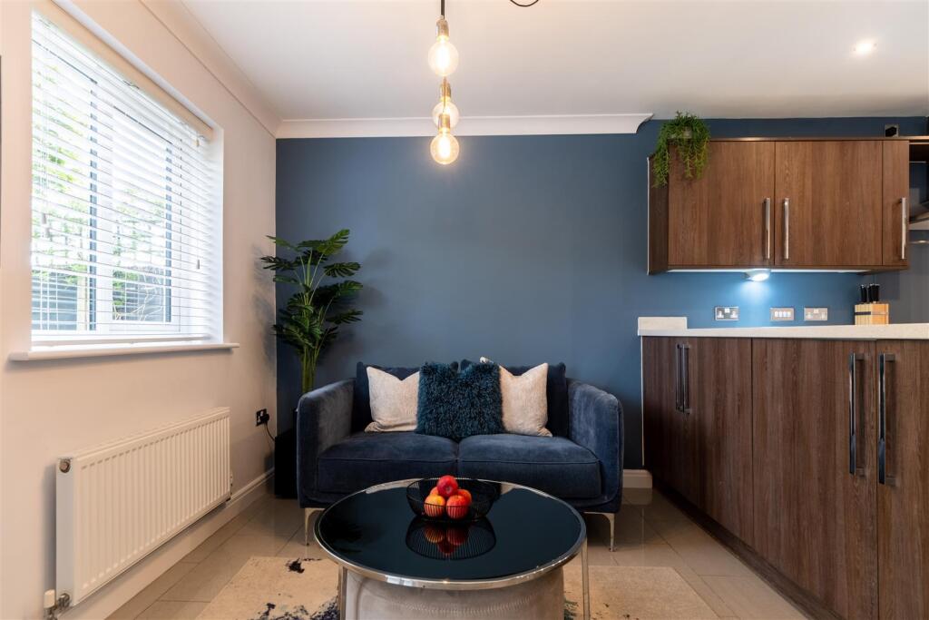 39 Shakerley Close-012.jpg