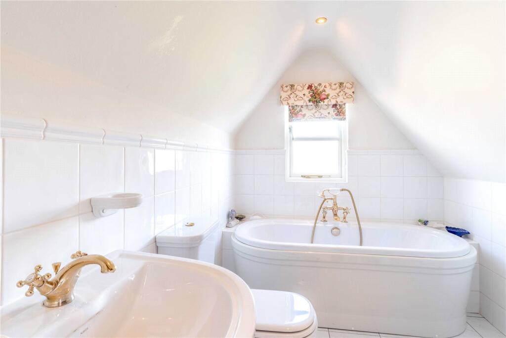 En Suite Bathroom
