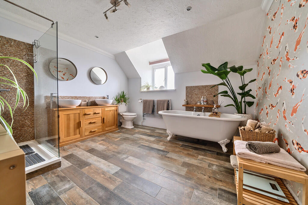 1323950-15-687918...