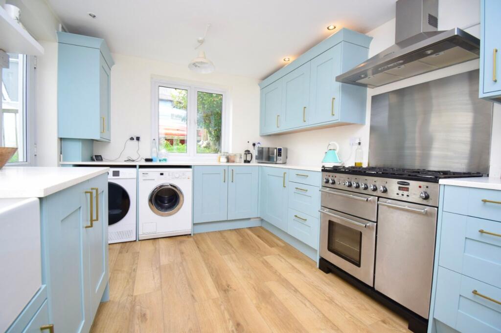Kitchen/ Breakfast Room