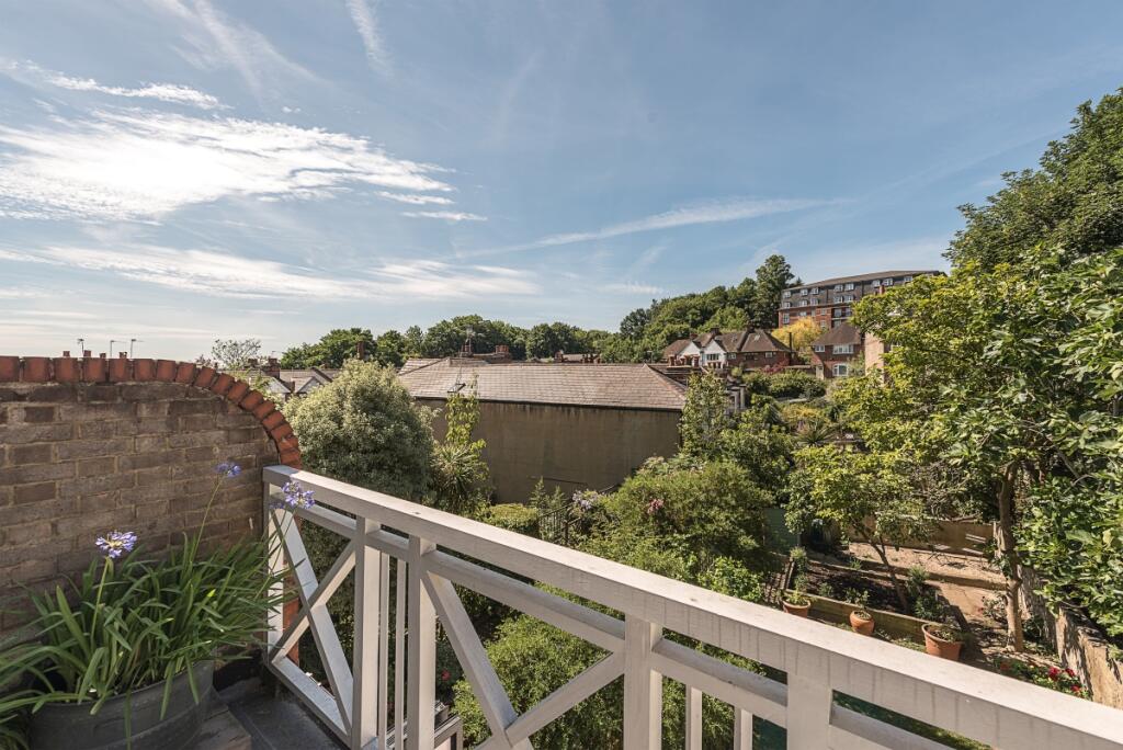 34-Hillfield-Park...