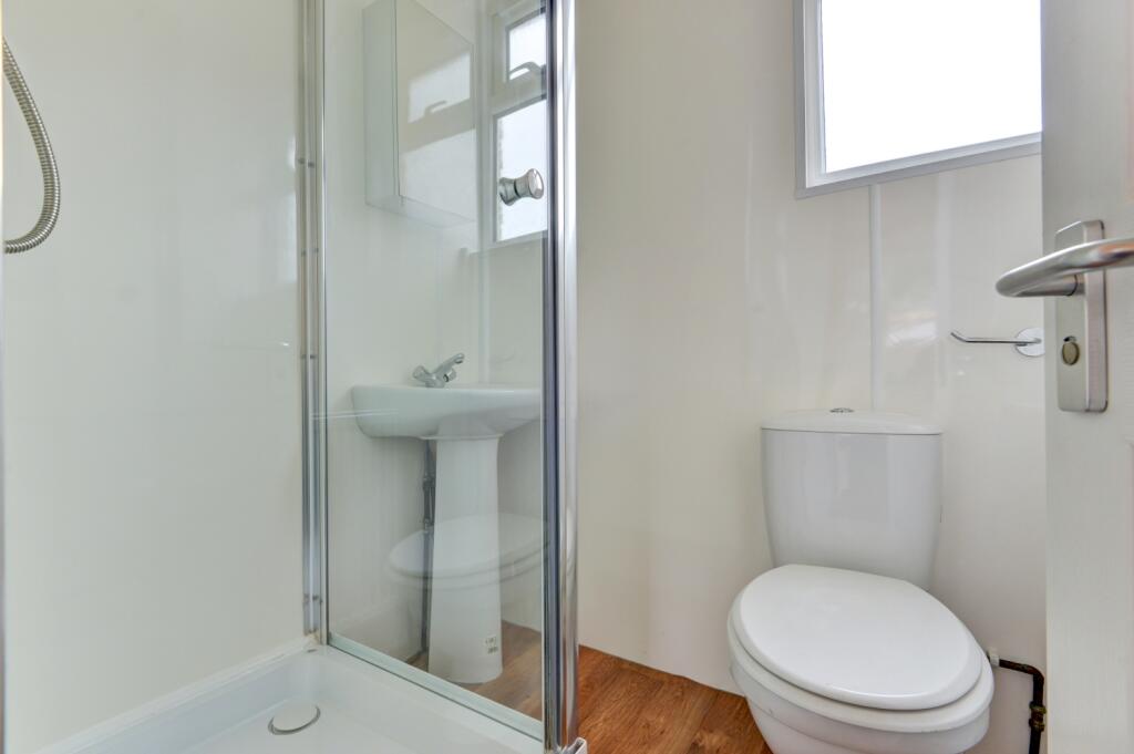 14  Bernard Road Bathroom 3