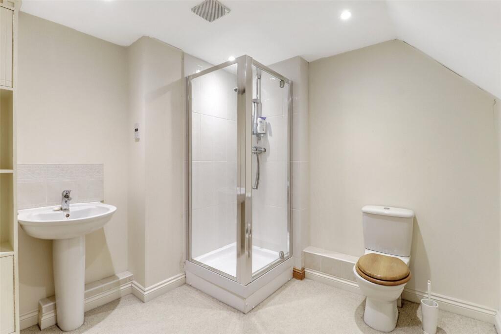 En Suite Shower Room