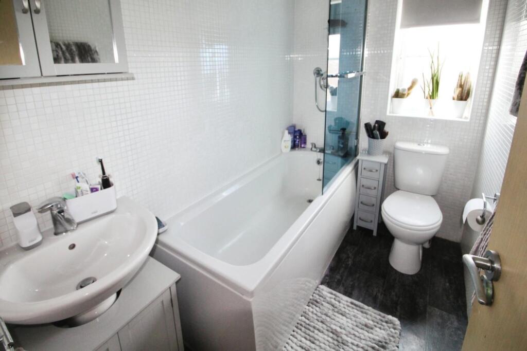 Bathroom.JPG