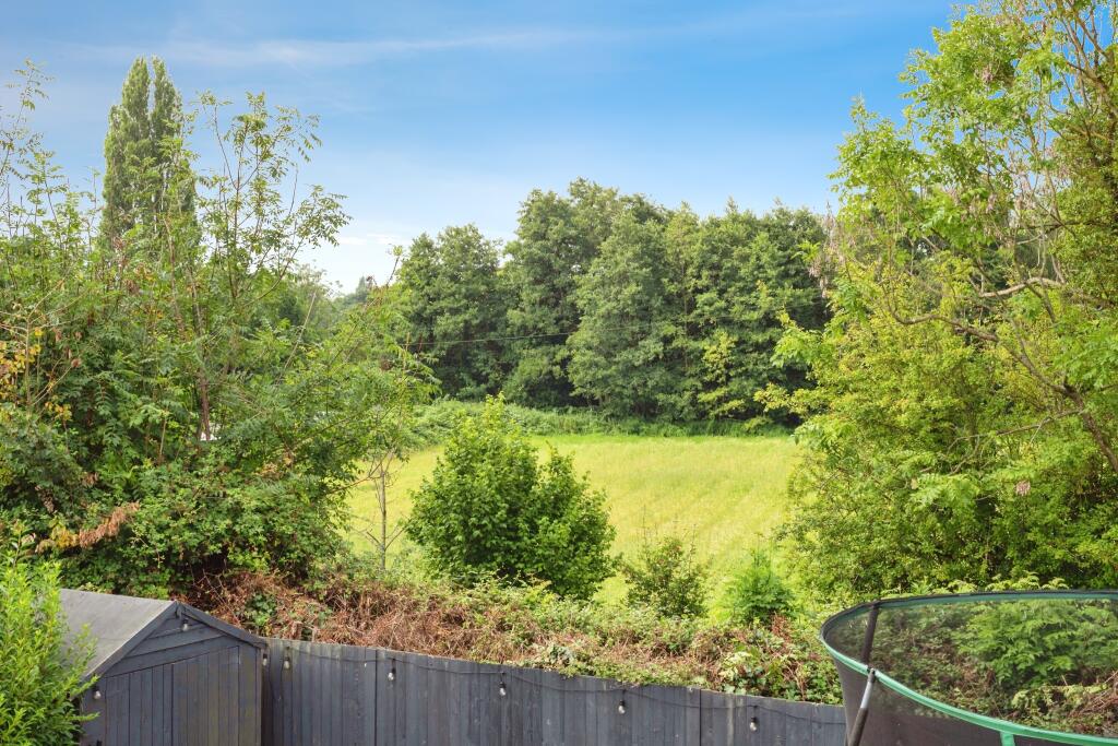 11tobygardenshadlowtn110ew-25