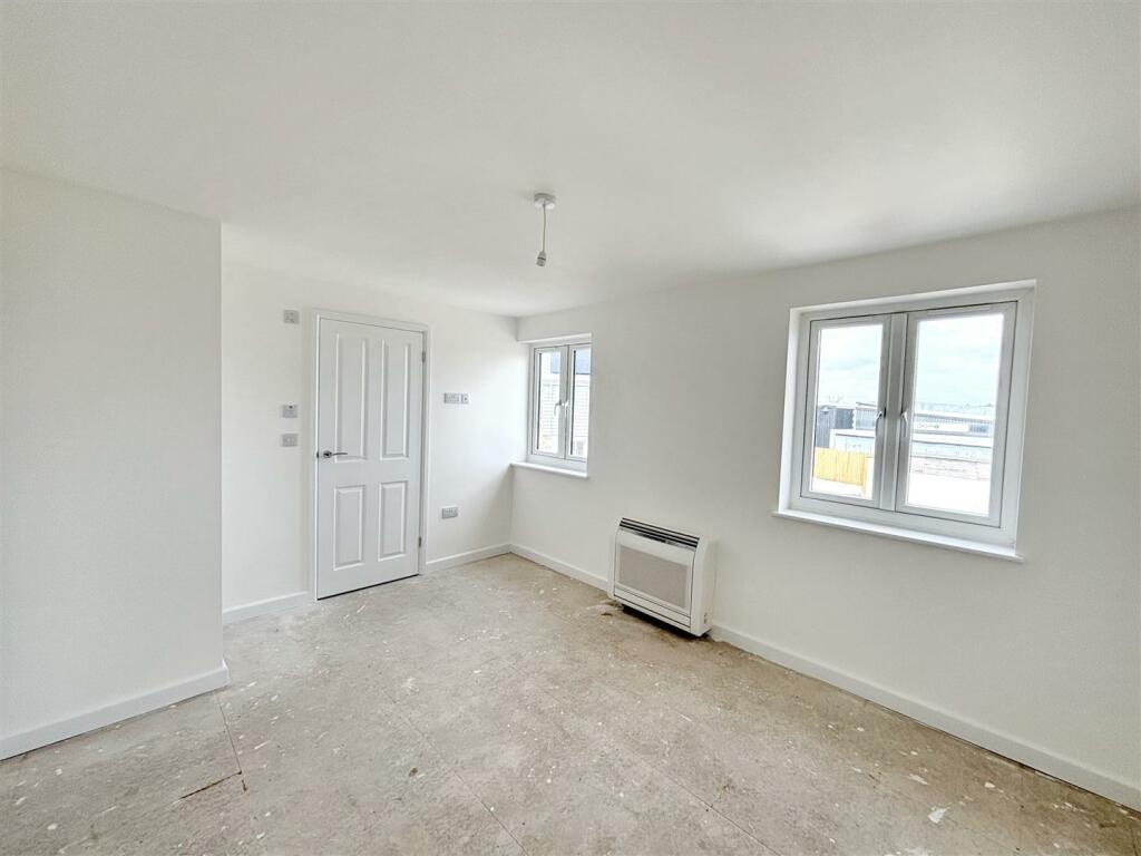 Bedroom 1.jpeg