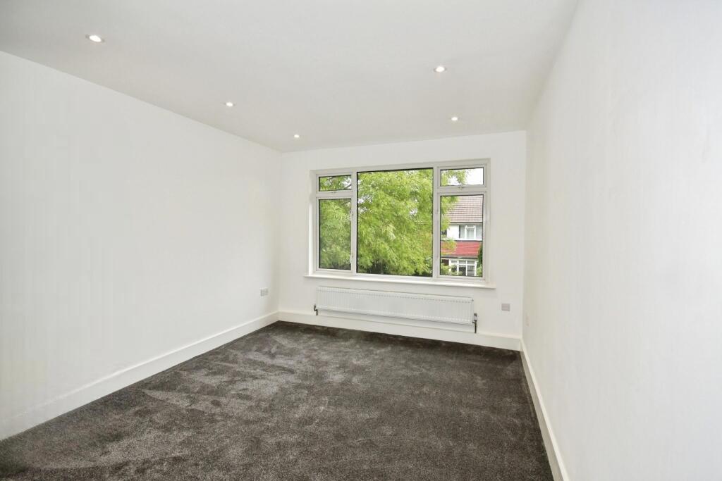 pbox-bedroom-321584.jpg