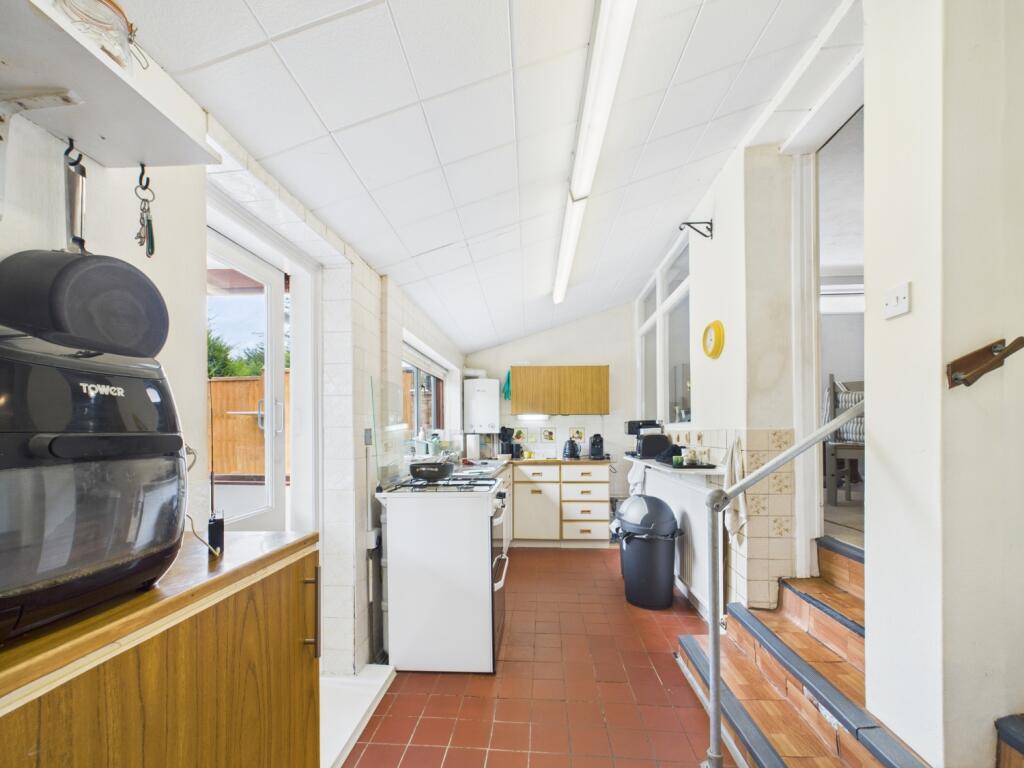 CAM01740G0-PR0434-STILL019