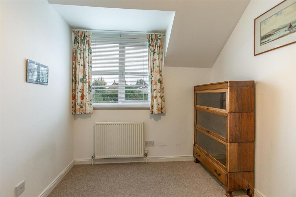 2 Waverley Gardens Darnick 27.JPG