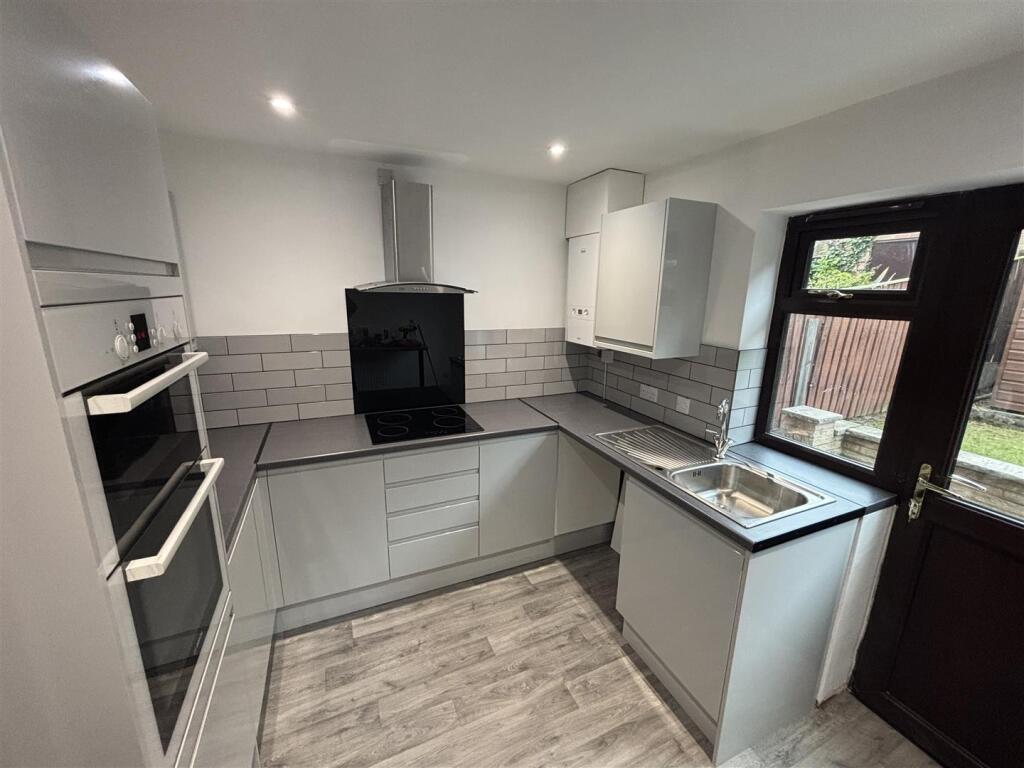 kitchen b.jpg