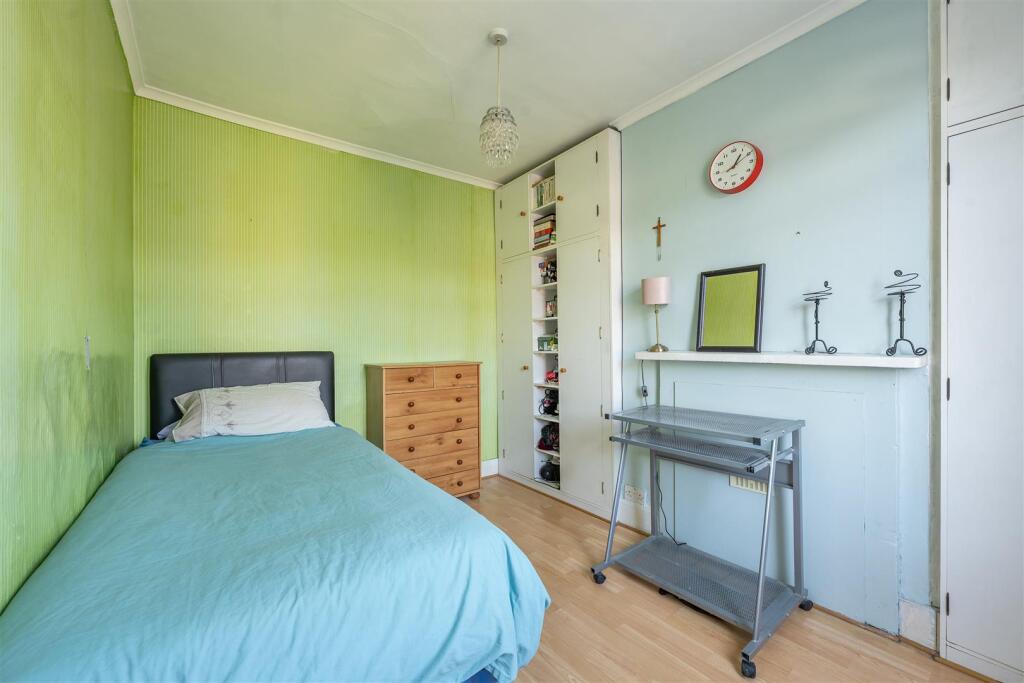 Hervey Park Road, E17